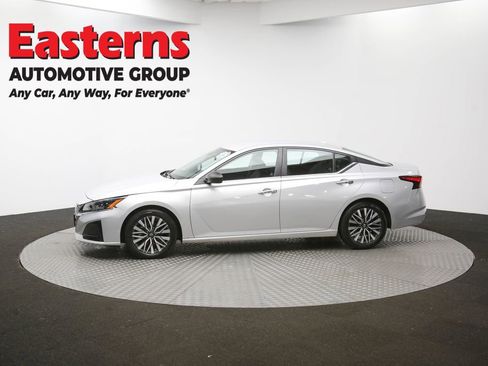 Used 2024 Nissan Altima 2.5 SV image 57