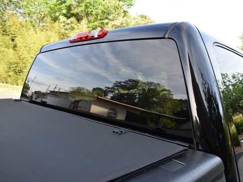 Used 2009 GMC Sierra 1500 SLT w/ Suspension Package, Off-Road image 36