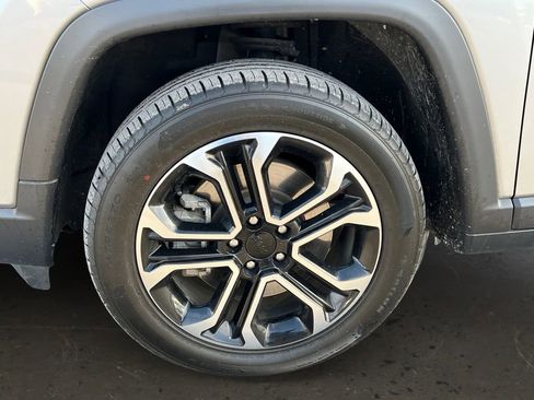 Used 2023 Jeep Compass Limited image 25