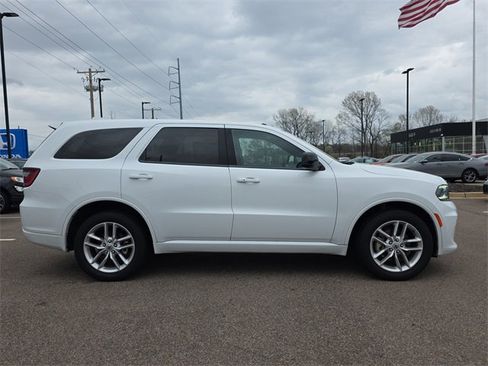 Used 2023 Dodge Durango GT image 2