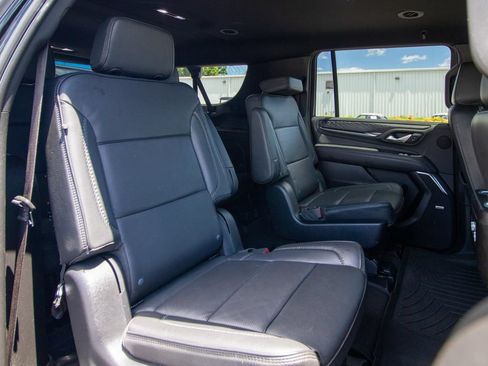 Used 2023 GMC Yukon XL Denali AWD/4WD image 19