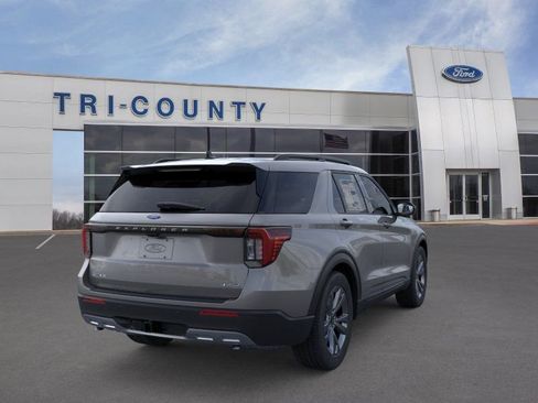 New 2026 Ford Explorer Active w/ Active Comfort Package image 8