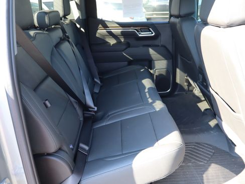 Used 2025 Chevrolet Silverado 1500 RST AWD/4WD image 33