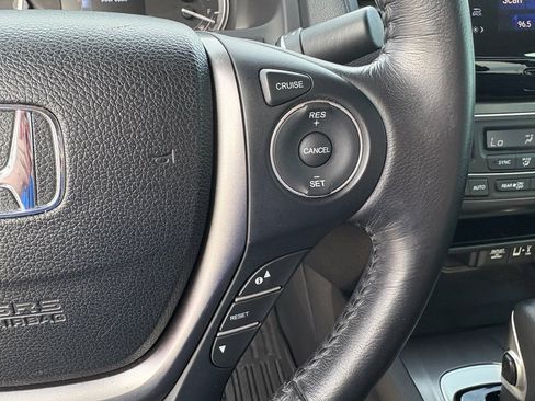 Certified 2018 Honda Ridgeline RTL-T image 15