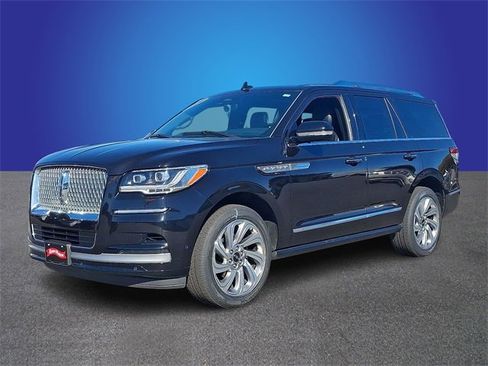 Used 2024 Lincoln Navigator Premiere image 1