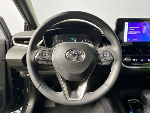 Used 2025 Toyota Corolla SE image 17