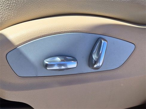 Used 2016 Porsche Cayenne image 19