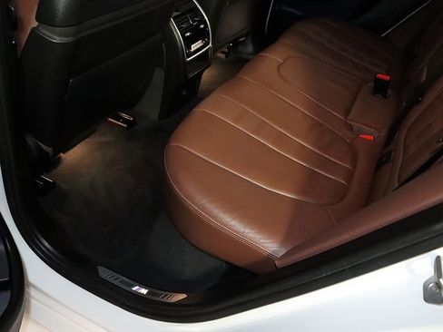 Used 2020 BMW X5 xDrive40i w/ M Sport Package image 28