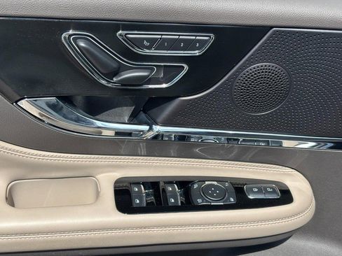 Used 2023 Lincoln Corsair FWD image 16