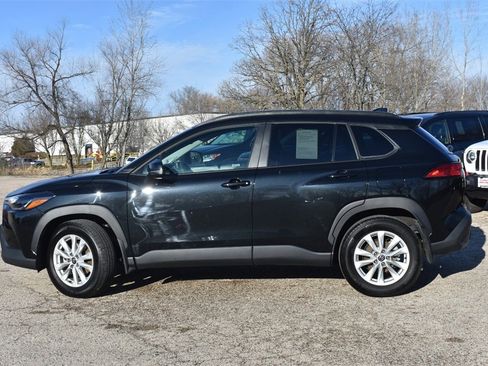 Used 2024 Toyota Corolla Cross LE w/ Moonroof Package image 3