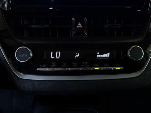 Used 2025 Toyota Corolla LE FWD image 24