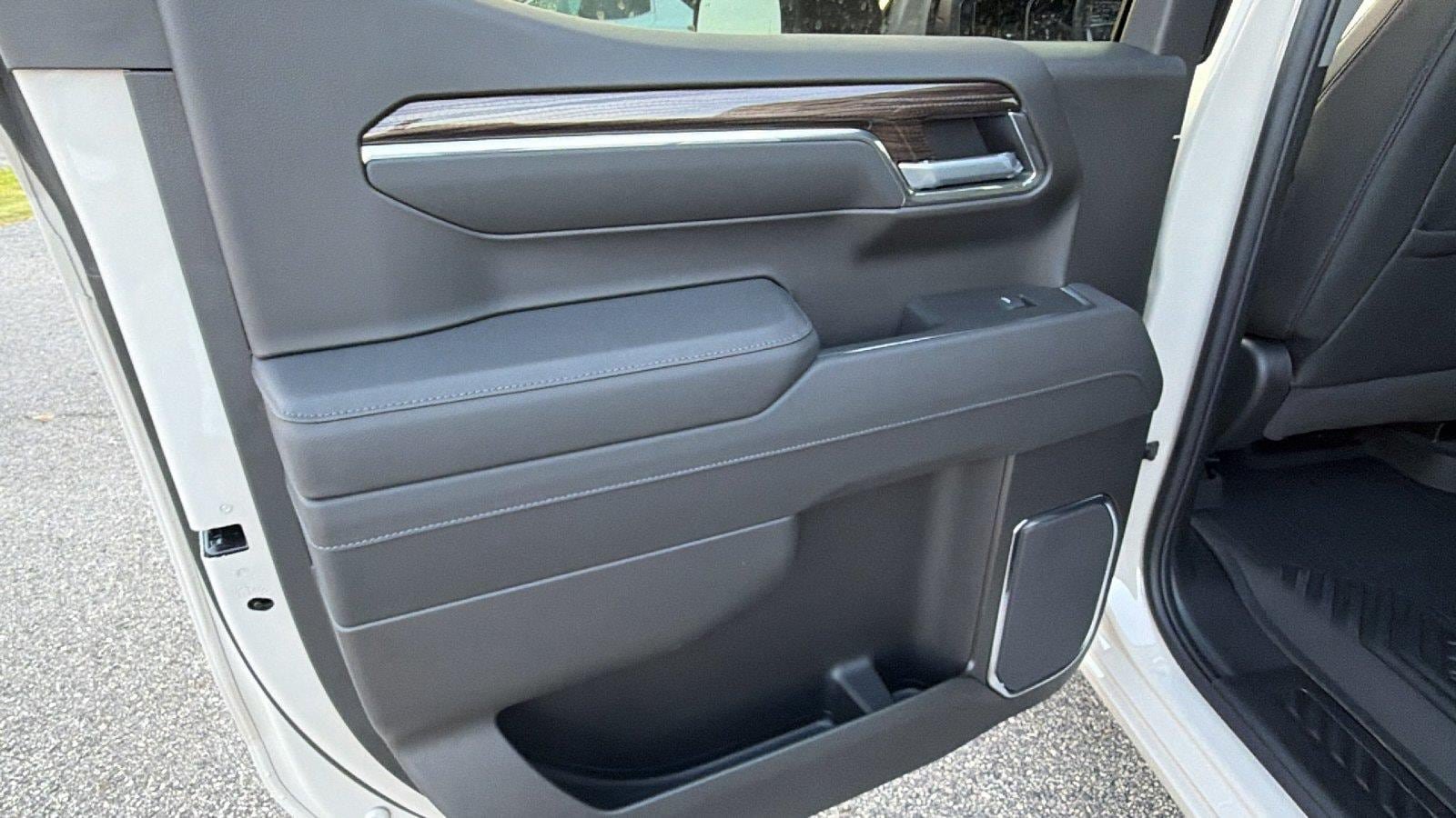 New 2026 Chevrolet Silverado 1500 RST w/ RST All Star Premium Package AWD/4WD image 18