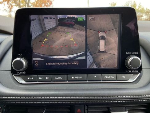 Used 2021 Nissan Rogue SV w/ Premium Package image 15