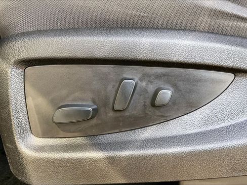 Used 2018 Chevrolet Tahoe LS RWD image 35