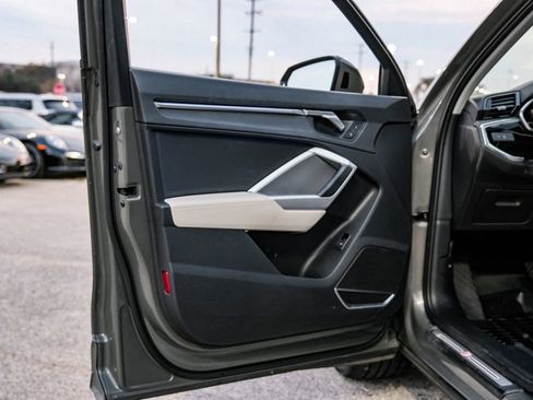 Used 2020 Audi Q3 2.0T Prestige w/ Prestige Package image 46