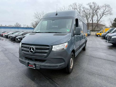 Used 2019 Mercedes-Benz Sprinter 170 image 2