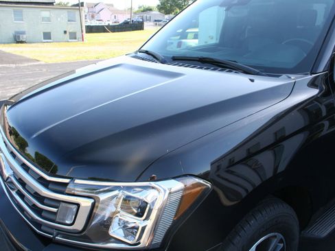 Used 2020 Ford Expedition Max XLT w/ Equipment Group 201A image 9