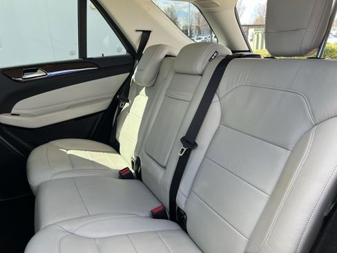 Used 2016 Mercedes-Benz GLE 400 4MATIC image 32