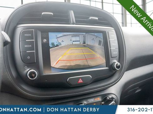 Used 2023 Kia Soul LX w/ LX Technology Package FWD image 10