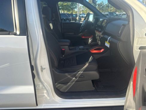 New 2026 Nissan Frontier PRO-4X w/ Pro-4x Convenience Package image 13