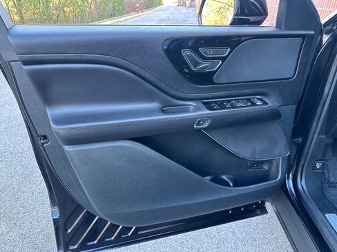 Used 2024 Lincoln Aviator AWD image 29