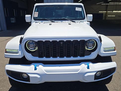 Used 2024 Jeep Wrangler High Altitude AWD/4WD image 3