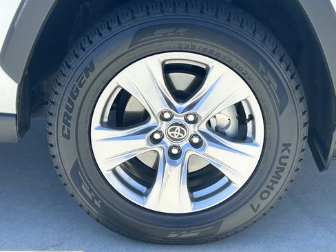 Certified 2025 Toyota RAV4 XLE FWD image 8