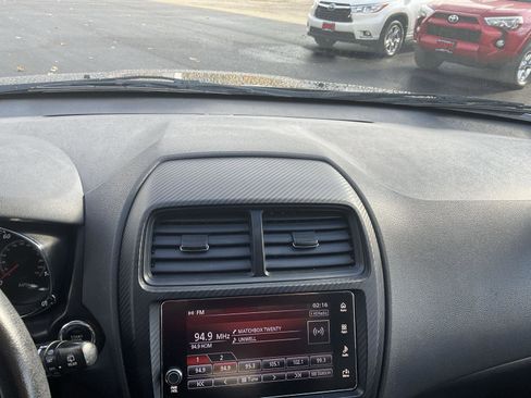 Used 2018 Mitsubishi Outlander Sport SE image 16