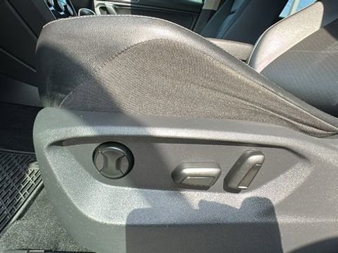 Used 2018 Volkswagen Tiguan SE w/ 3rd Row Seat Package AWD/4WD image 21