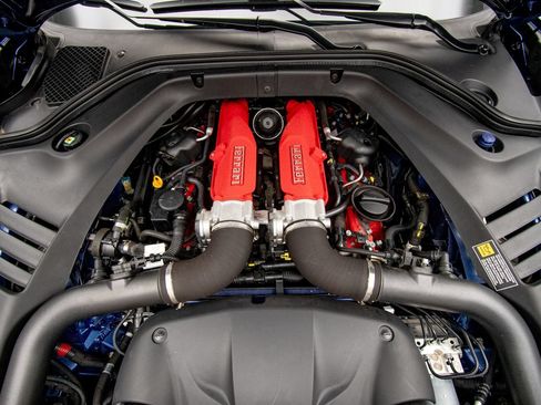 Used 2016 Ferrari California T RWD image 40