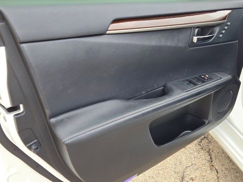 Used 2013 Lexus ES 350 w/ Luxury Pkg image 17