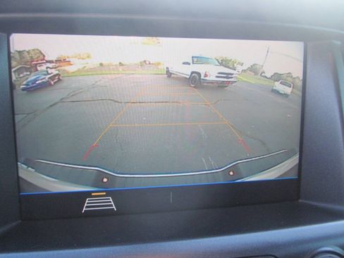 Used 2022 Chevrolet Colorado LT RWD image 25