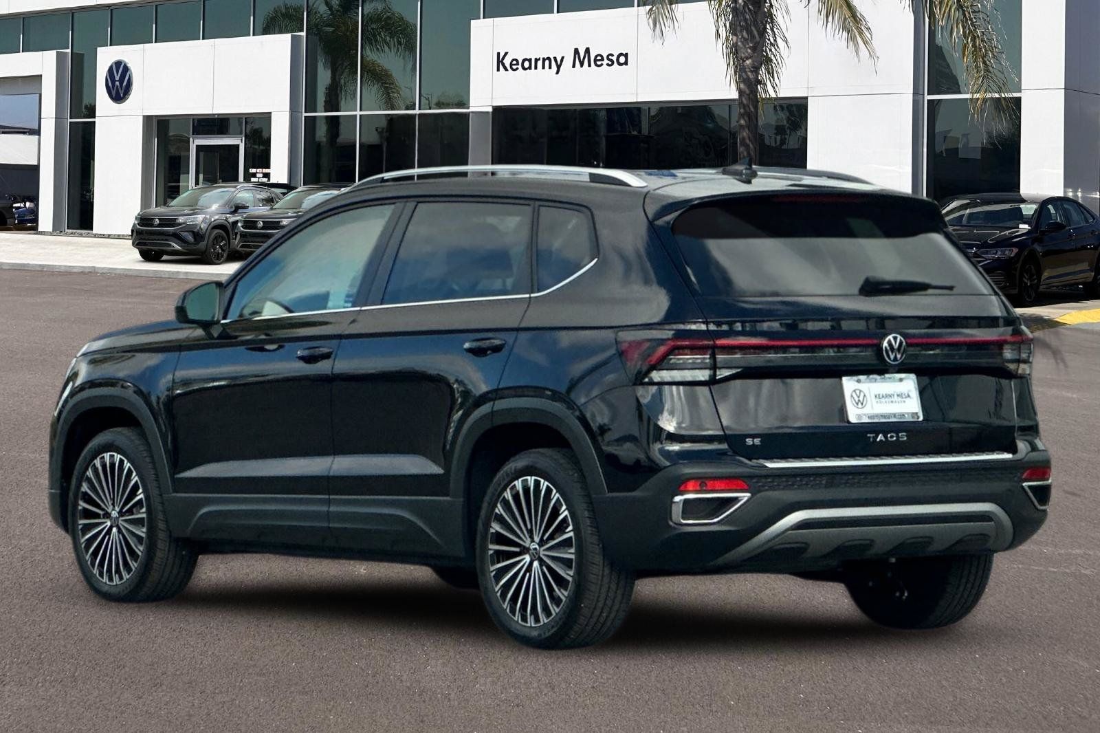 Used 2025 Volkswagen Taos SE FWD image 6