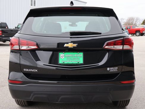 Used 2022 Chevrolet Equinox LS image 4