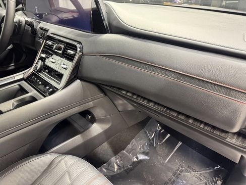 Certified 2025 Nissan Armada PRO-4X image 29