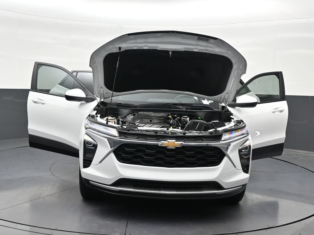 Used 2025 Chevrolet Trax LT FWD image 42