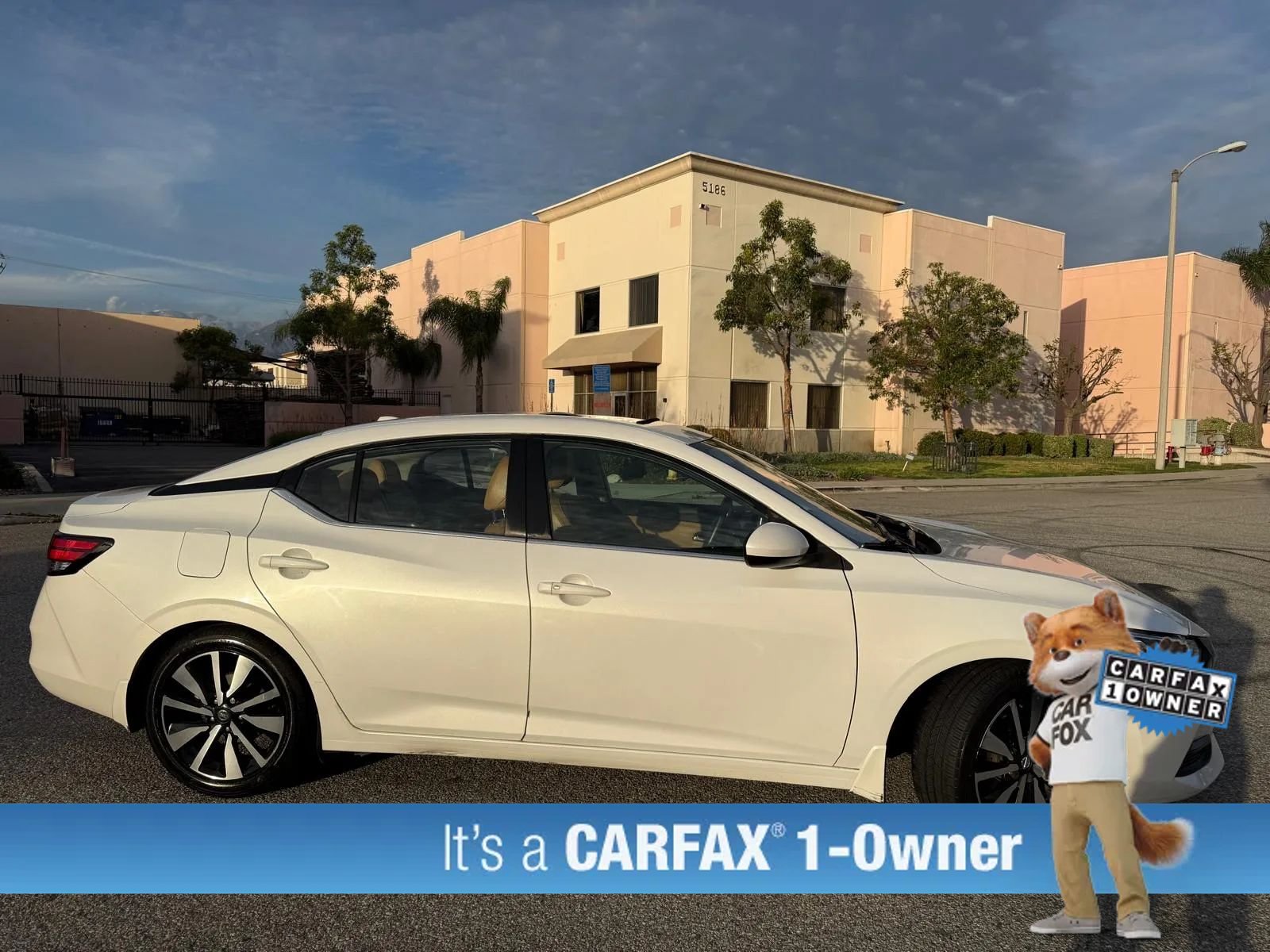 Used 2021 Nissan Sentra SV w/ SV Premium Package FWD image 2