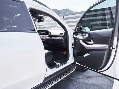 Used 2021 Mercedes-Benz GLS 63 AMG 4MATIC image 23