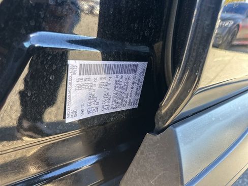 Used 2023 Nissan Rogue S image 32