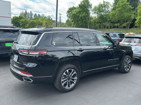 Used 2021 Jeep Grand Cherokee L Overland w/ Luxury Tech Group IV AWD/4WD image 5