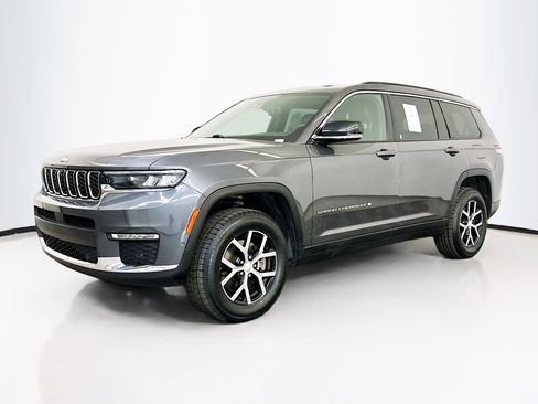 Used 2024 Jeep Grand Cherokee L Limited w/ Luxury Tech Group II image 3