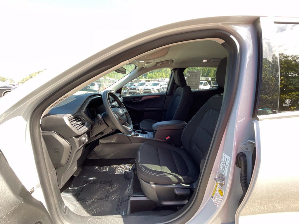 Used 2025 Ford Escape Active AWD/4WD image 9