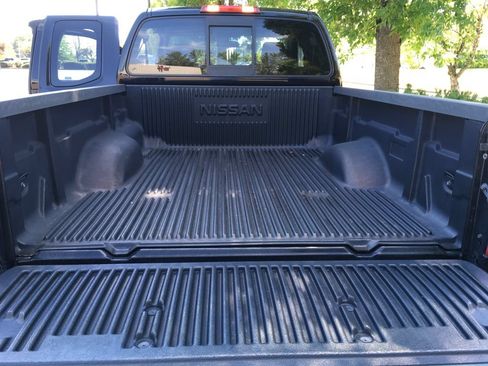Used 2012 Nissan Frontier SV w/ Sport Appearance Pkg AWD/4WD image 31