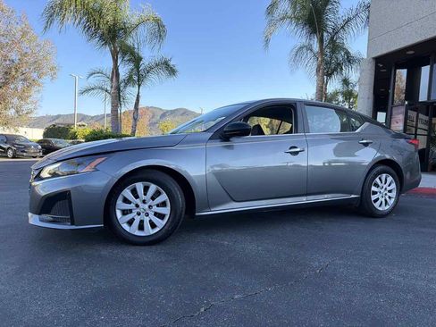 Used 2024 Nissan Altima 2.5 S FWD image 13