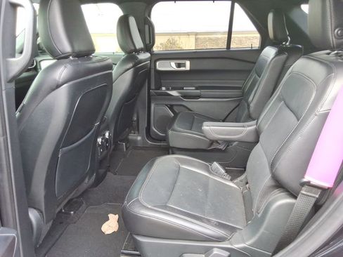Used 2020 Ford Explorer Limited image 11