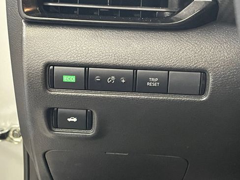 Used 2023 Nissan Sentra SV FWD image 20