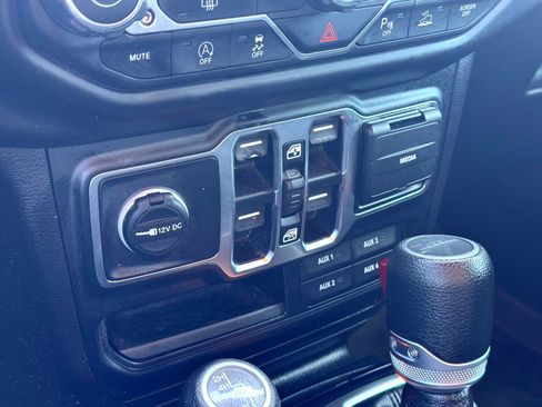 Used 2020 Jeep Gladiator Sport w/ Quick Order Package 24S image 25