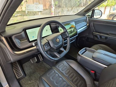 Used 2023 Rivian R1S Adventure AWD/4WD image 9