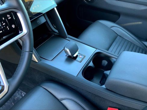 Used 2024 Land Rover Discovery Sport S image 16