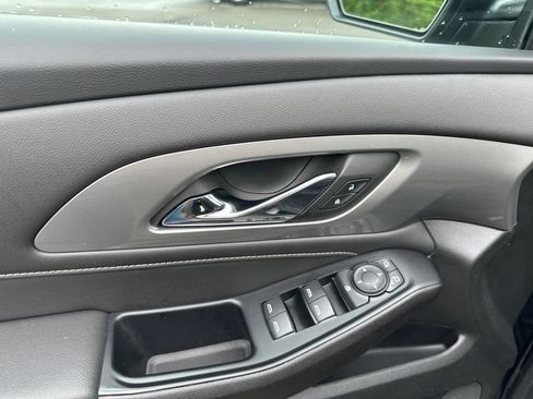 Used 2023 Chevrolet Traverse LT w/ LPO, Floor Liner Package AWD/4WD image 16